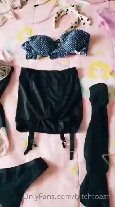 Happy sexy saturday can you help me pick out what to wear for your 