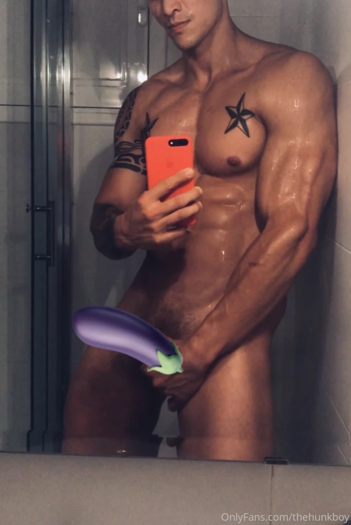 Come enjoy my juicy fat cock at mrmoreno8 