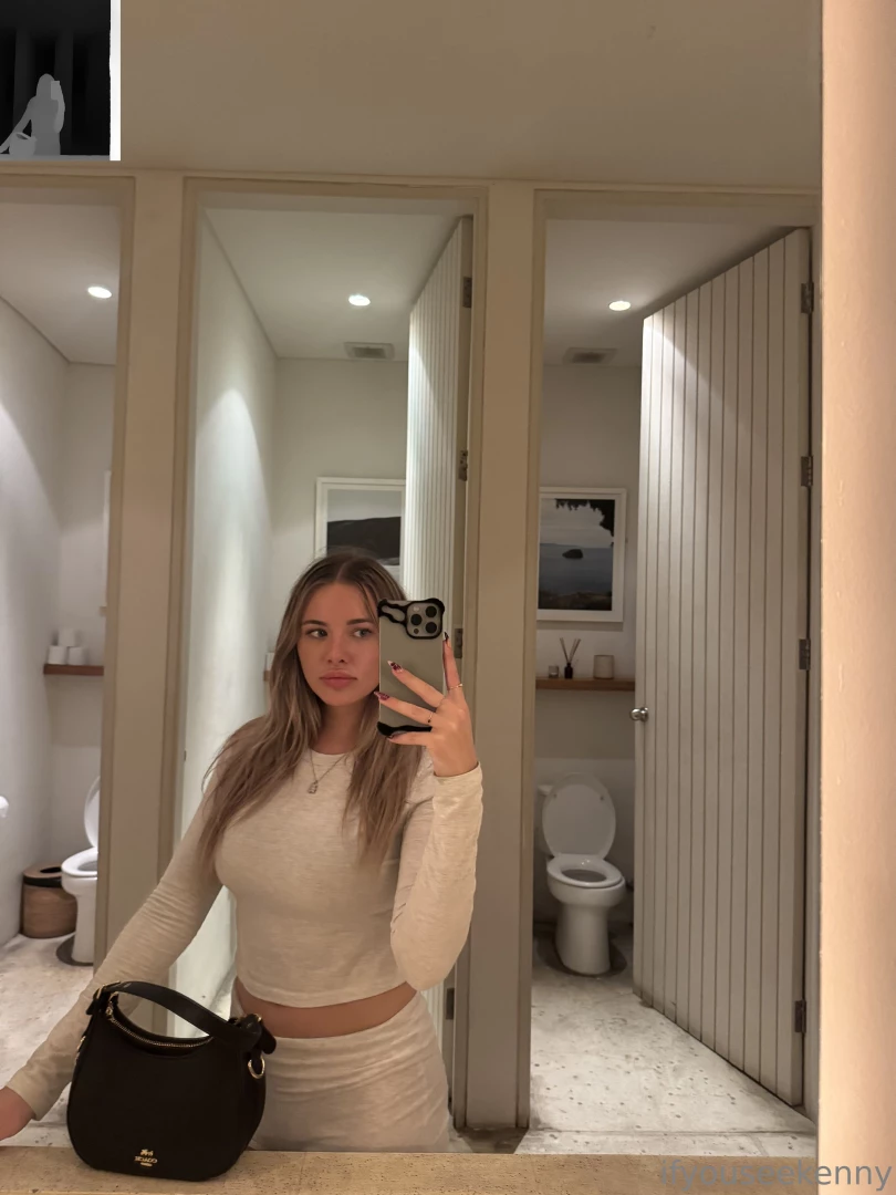 Taking a quick selfie break cause priorities 