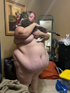 Snuck in some pics of britt embracing one of our kitties and snapped a part 3