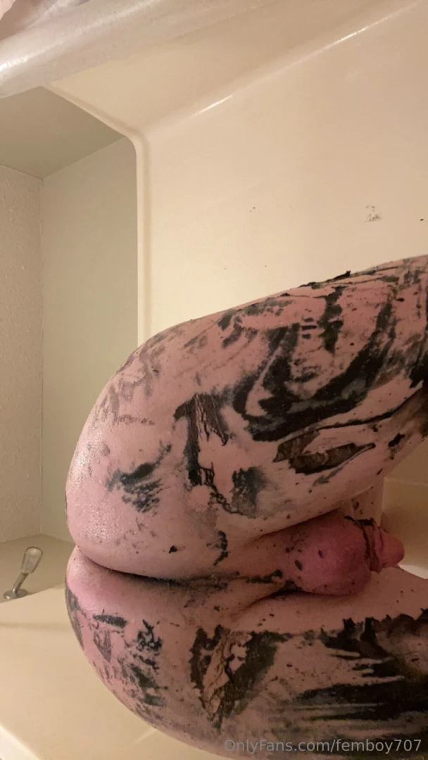 Black liquid latex goes crazy maybe next time i ll cover my whole body part 7 