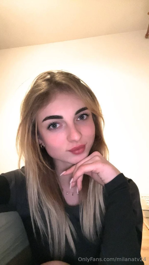 I m so hungry now the thing is i don t want food 