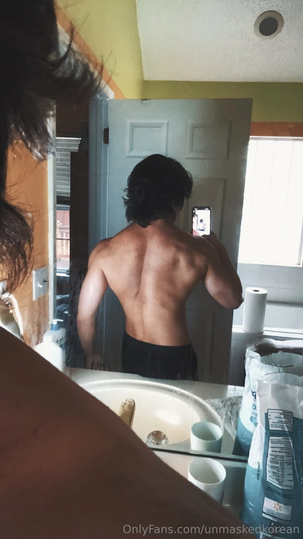 Need some claw marks or something in there 