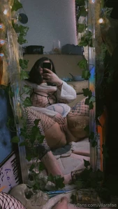 Im looking for a knight with strong arms to wrap around me