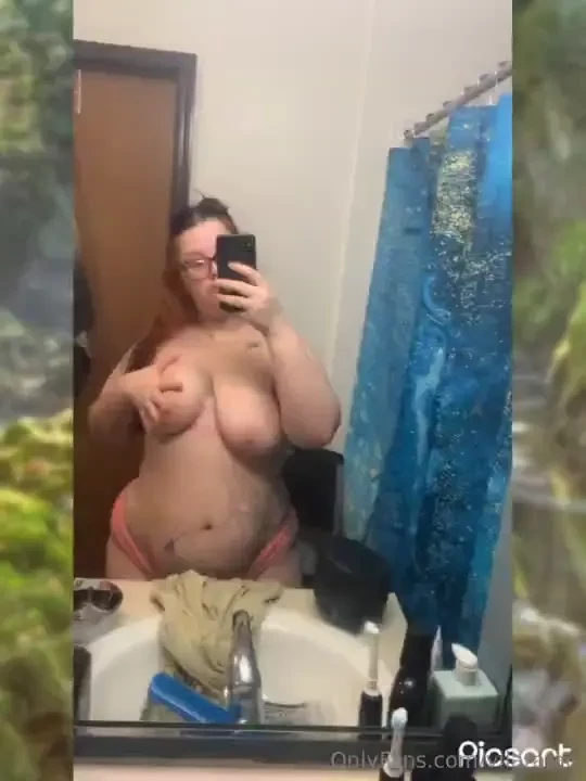 Do you think you d shower with such a naughty babe 