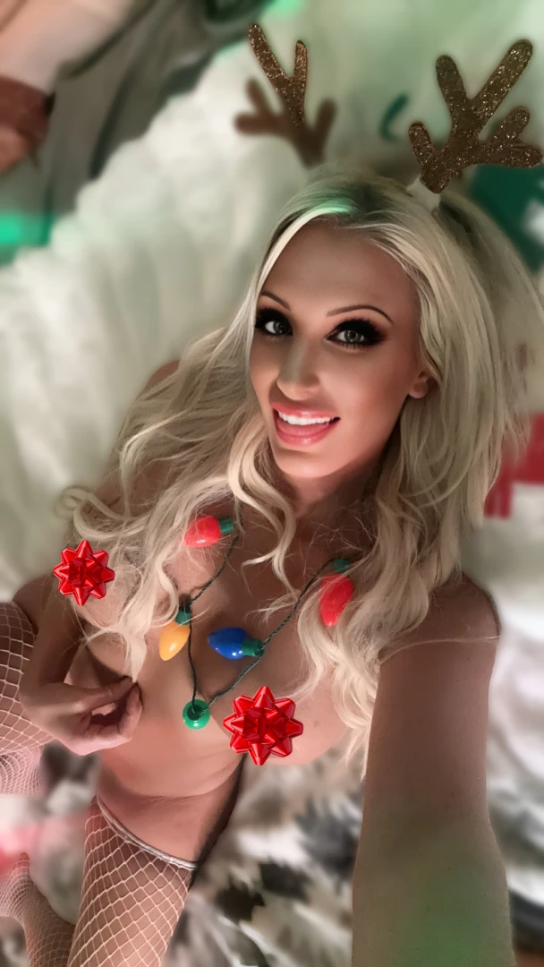 Am i the cutest reindeer 