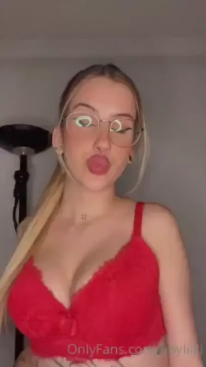 Corre por 25 te regalo 12 meses en mi pagina 3 videos sola video anal 