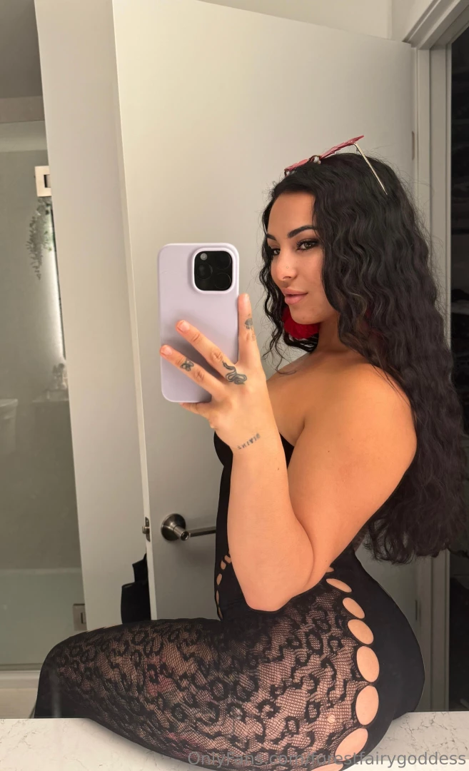 Do you like when i wear tights 