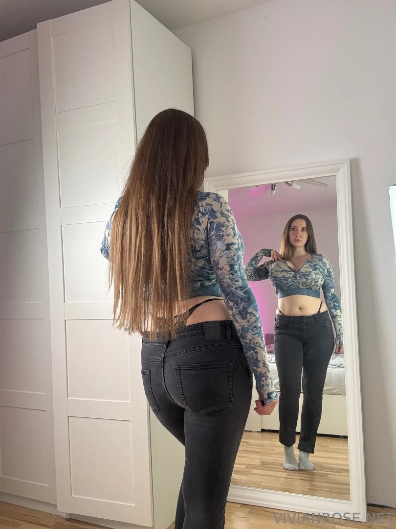 Can t decide which outfit to wear today 