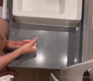 Im super exicted to tell you i have some big collabs coming up stay