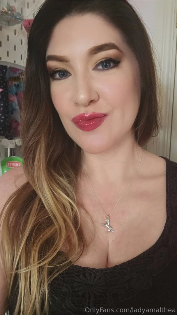 When in doubt put on some red lipstick 