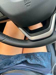 Vi penso anche mentre guido sempre stra calda e sapete bene cosa