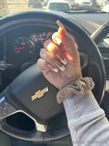 My new very beautiful manicure thanks to everyone who left a tip under