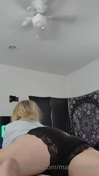 Watching tv and farting big wet farts 