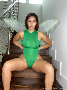 Who wanna see a fairy twerk