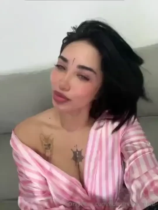 Just chilling here now having some fun with my camera hehe i bet you part 1 