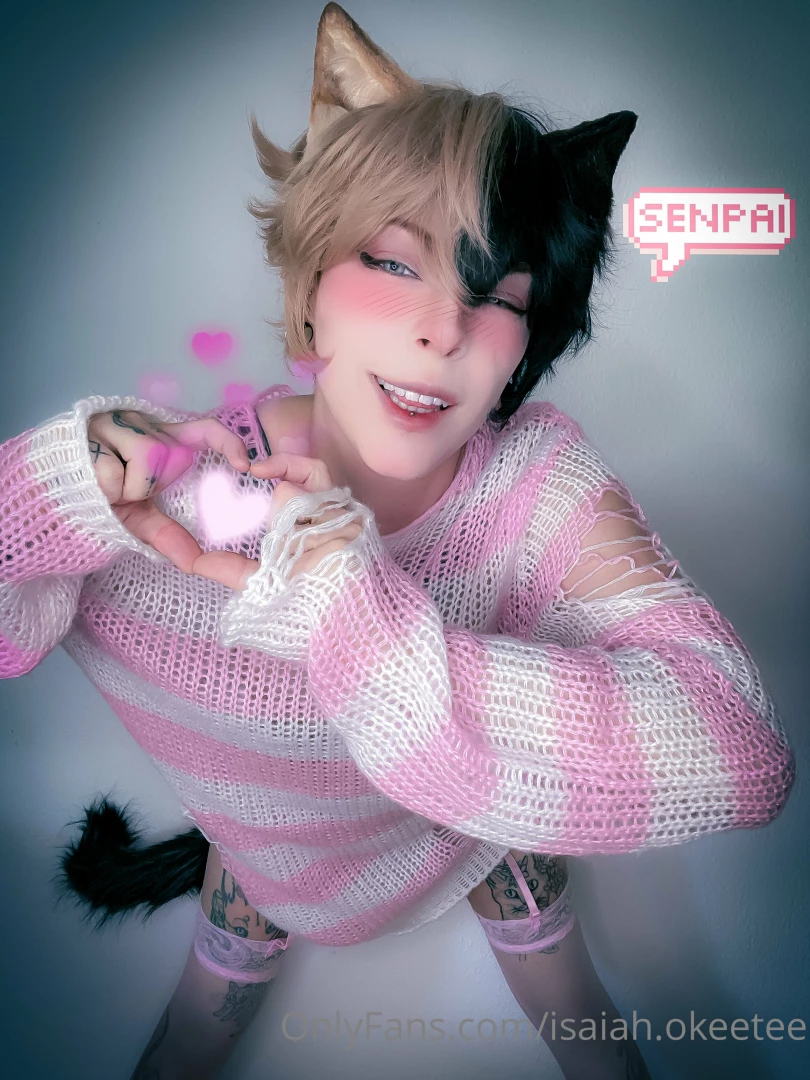 Hyeeeaa i m back with new stuff but also noticed i need more outfits 