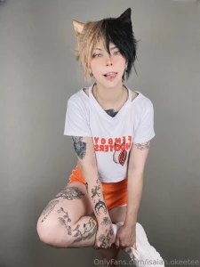 Come on down to femboy hooters where the chicks have dicks and the