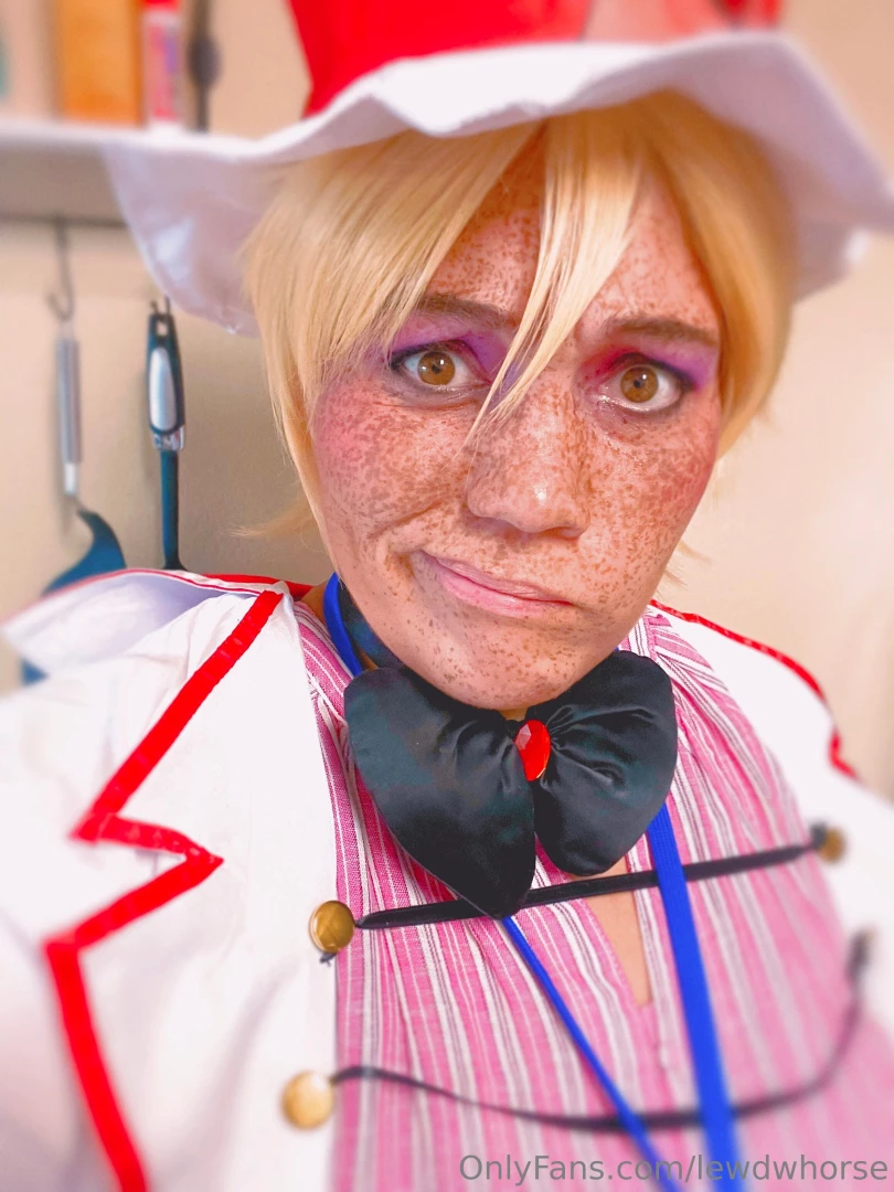 Me as lucifer morningstar for ecchi expo this weekend had a lot of fun 