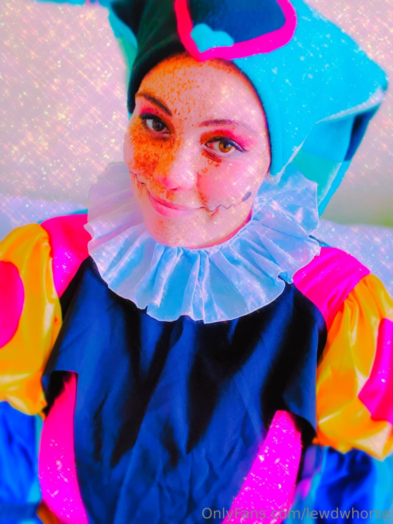 My fizzarolli cosplay arrived it fits perfectly and i m so happy with part 3 