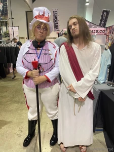Went to ecchi expo this weekend dressed as lucifer and met jesus xdd part 1