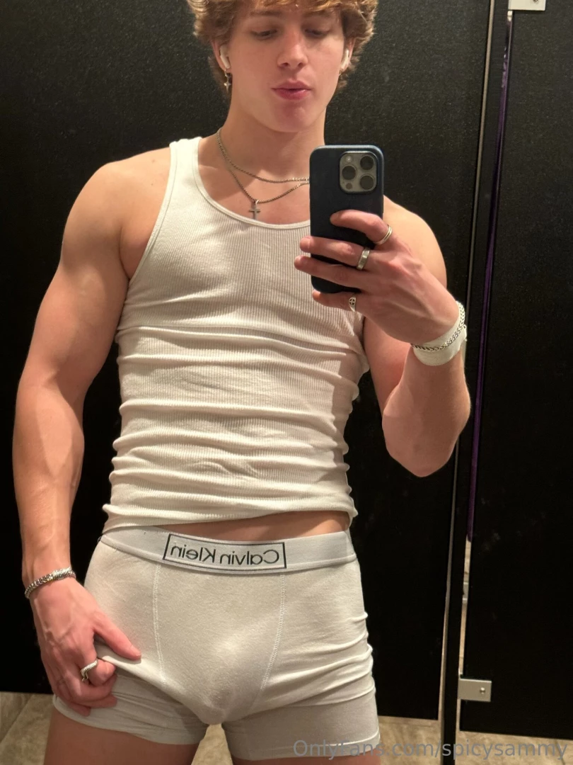 The gym always makes so horny low key 
