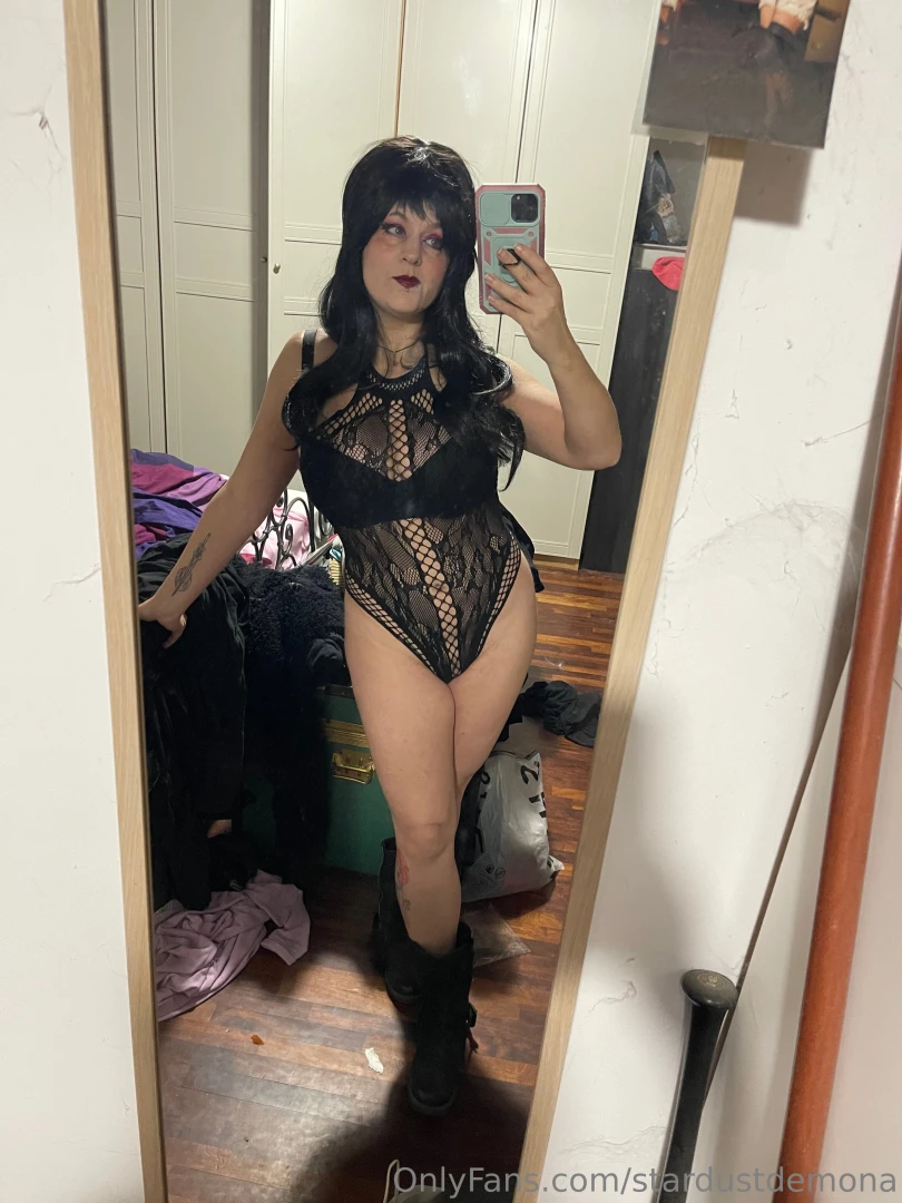 Happy valentine day i am on a new photo set hope to post it tonight 