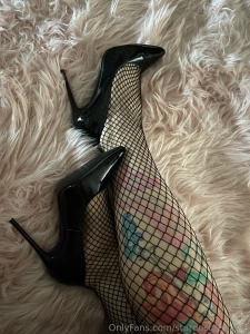 I bought this new pink fur carpet and i wanted to feel it under my