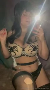 I tried on the elvira halloween outfit i finish today what do you