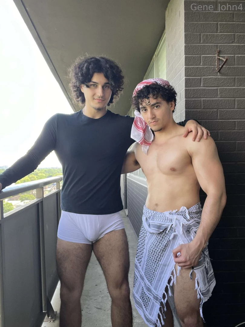 Who is ready to be dominated by me and twunkier vote and like if you 