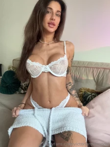 I am feeling super cozy with this outfit baby do you like how it looks