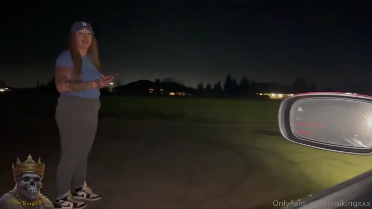 I seen this baddie a_makeupsavy walking in the middle of the night i 