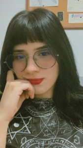 Hoy es viernes estoy pensando como podemos divertirnos hoy que haremos