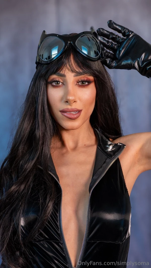 Kitty needs her treats 