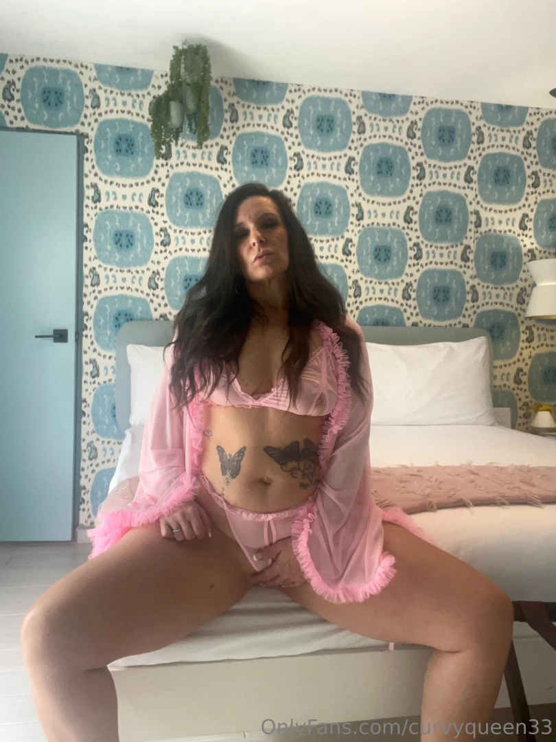 curvyqueen33 - Shooting customs tomorrow dm if you d like one 