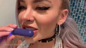 I got so horny at the pornhub awards that i had to sneak away and play