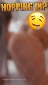 Hidden girls trip cam she s so sexy i couldn t help it sucking her