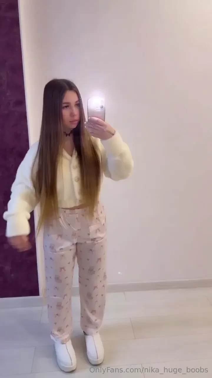 Today i decided to show you my cosy homemade outfit but to make this 