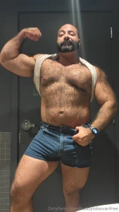 Here s a fun little photo shoot and video i made while in the bathroom