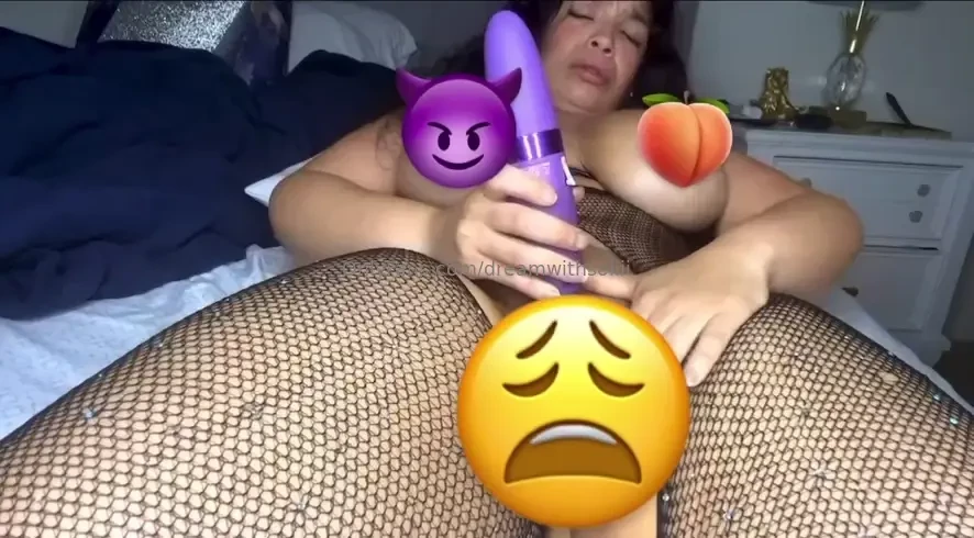 Check your messages and watch me play in this pussy papi 