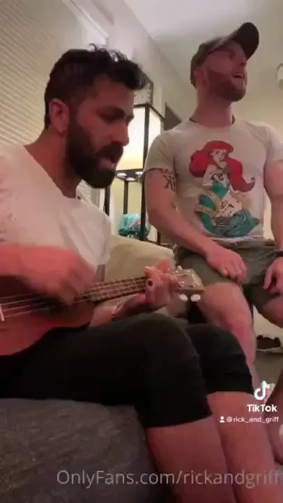 Will always be one of our fave behind the scenes moments with this 