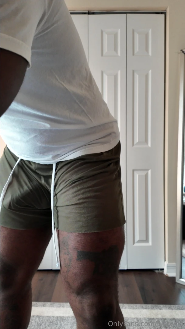 Thick morning wood https onlyfans com 1847572681 justvibn 
