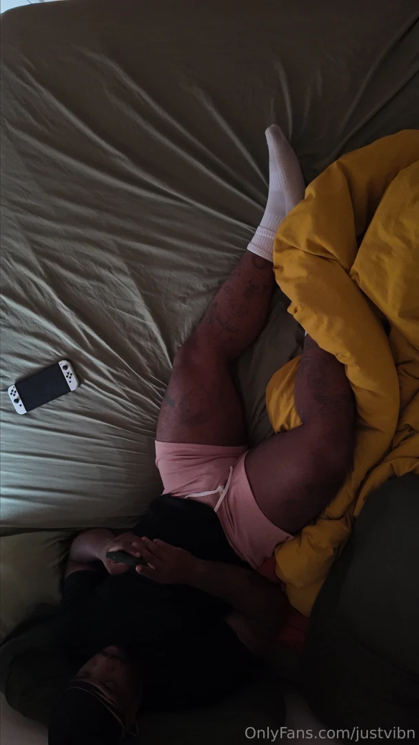 Chill day in https onlyfans com 1257396160 justvibn 