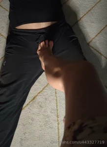 Calves feet fetish