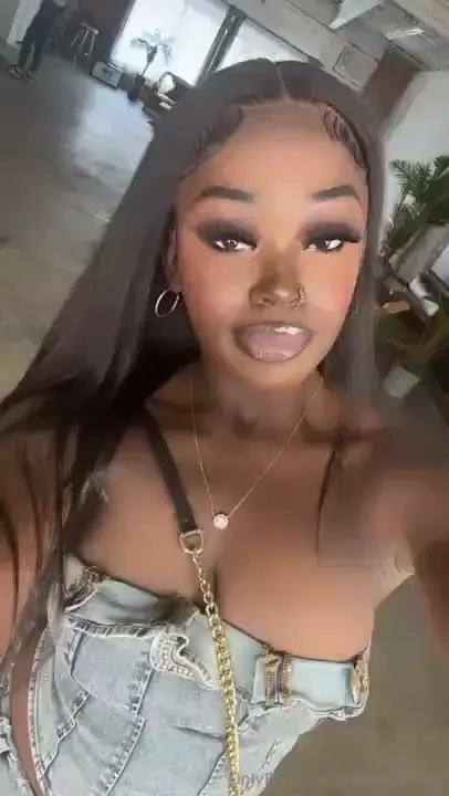 Can i be your virtual girlfriend babe 