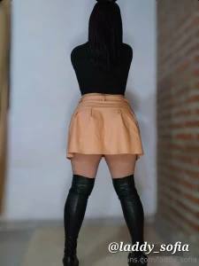 Good day for you your goddess is available for the fantasies you want