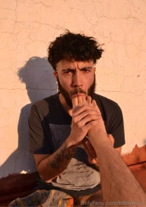 Want to see all the full shoots i like to play with my friend feet and