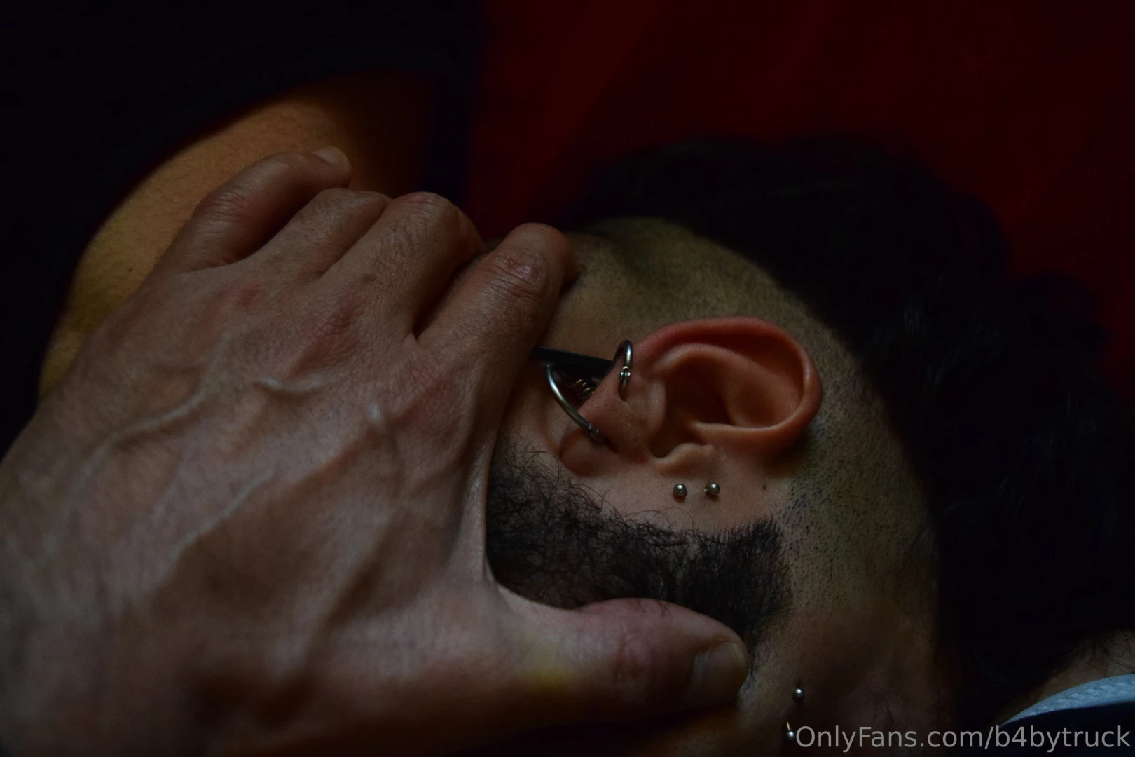 Unlock this one to see how i interact with the photographer - 