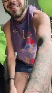 Im really horny and i want u to play w me bros have to take all the