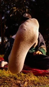 U pig get on your knees and clean my socks